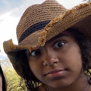 Meet your Posher, Albania